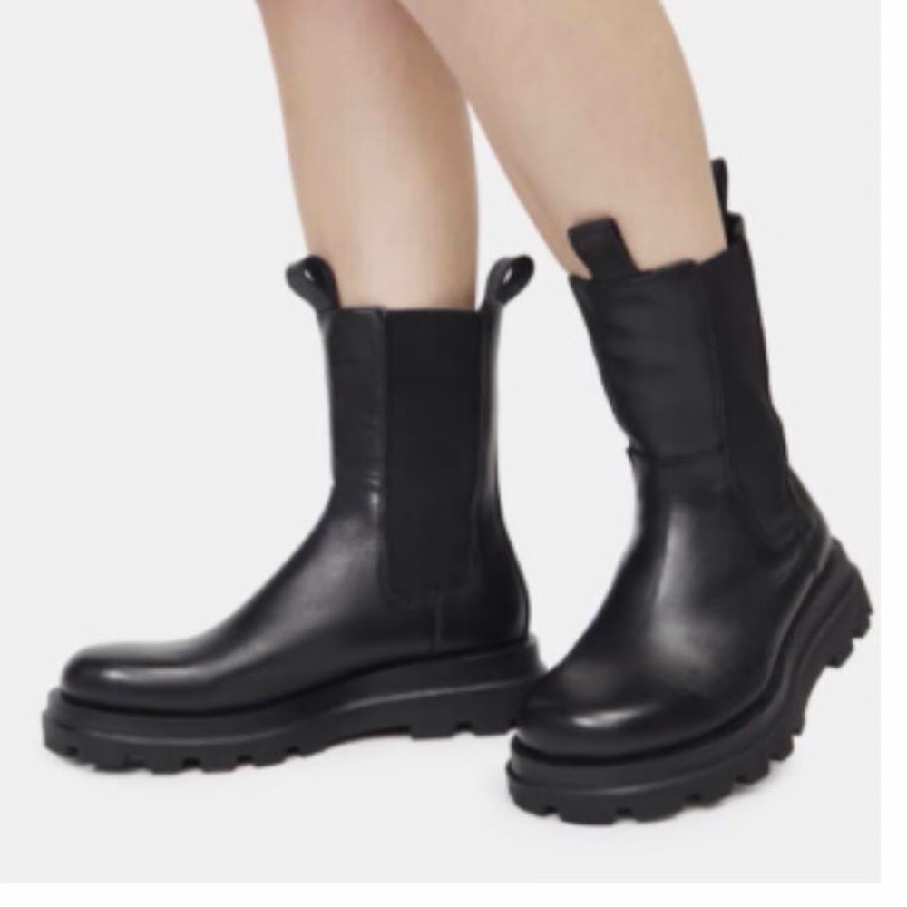 Steve Madden Explorer Chelsea black Boots 7.5 stretch platform chunky leather